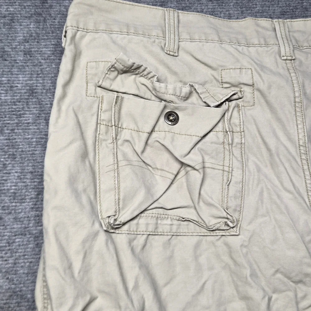 Levis Mens Tan Khaki Cotton Cargo Shorts Size 42 Multi Pocket Casual Y2K